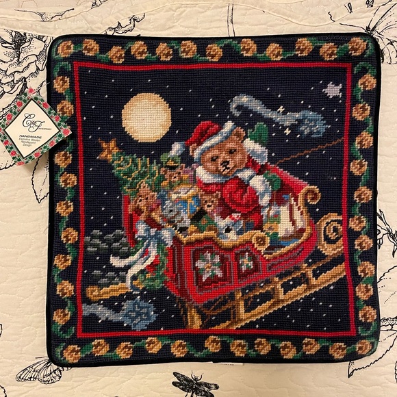 Bear Santa Claus RL Inspired Bear Needlepoint Pillow Cover New - Picture 1 of 5